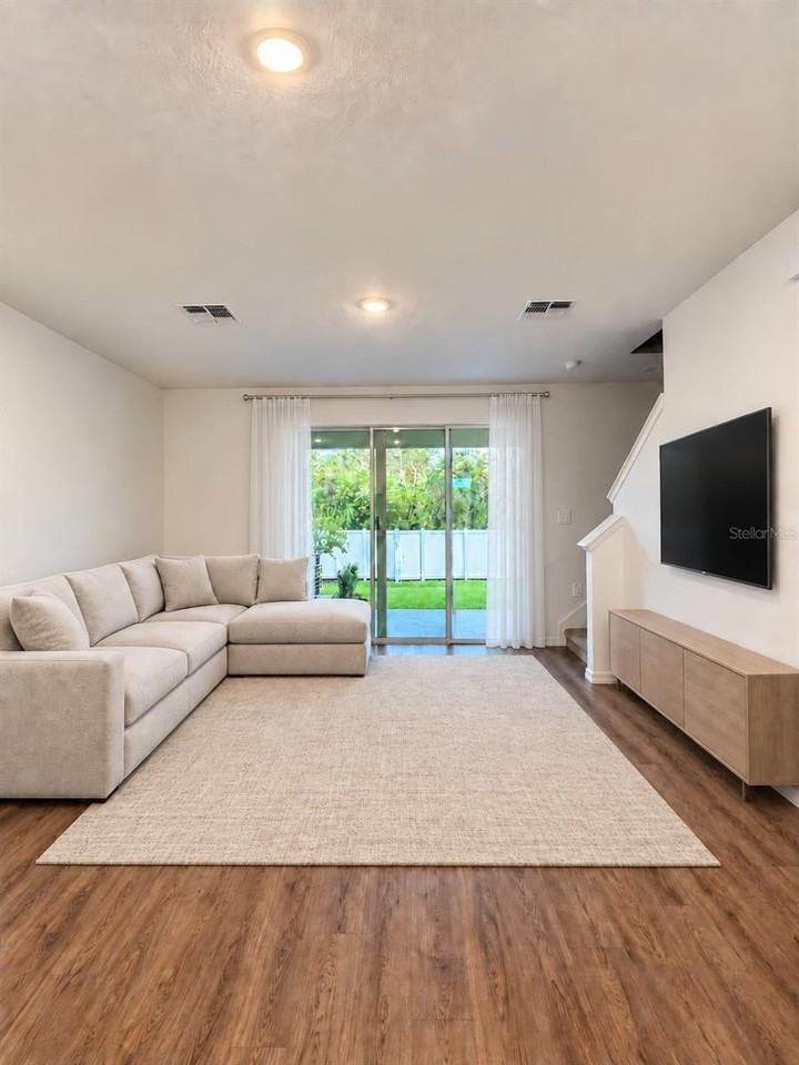 17621 Spanish Oak Loop - Photo 4 of 13