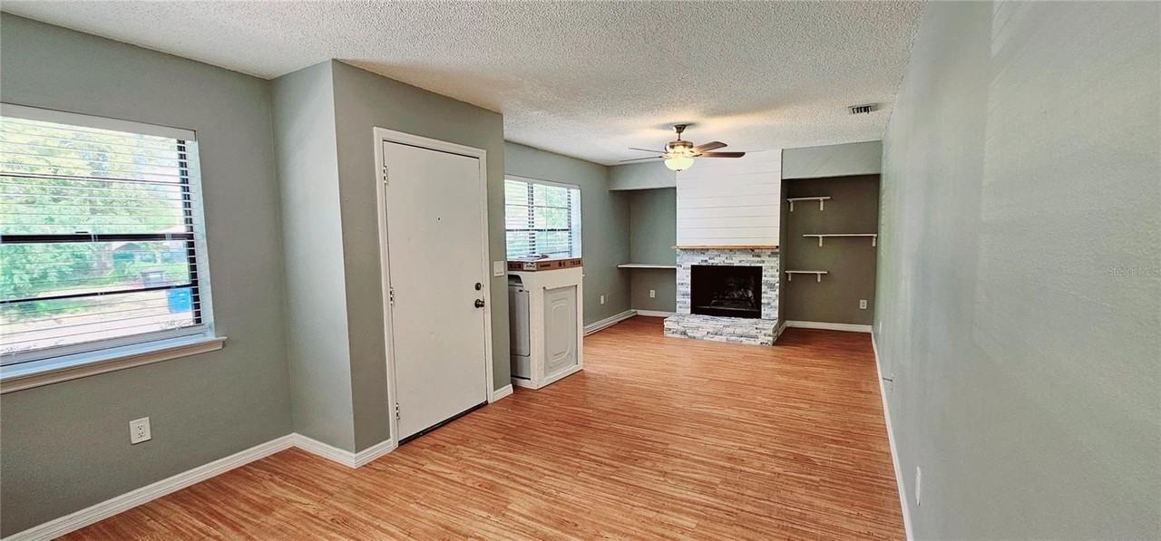 317 Pleasant St - Photo 2 of 28