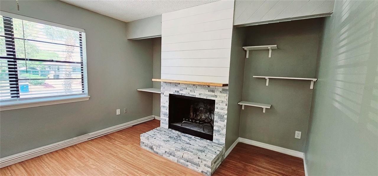 317 Pleasant St - Photo 7 of 28