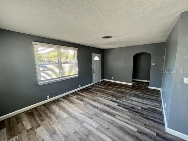 2720 Edwards Ave S - Photo 3 of 22