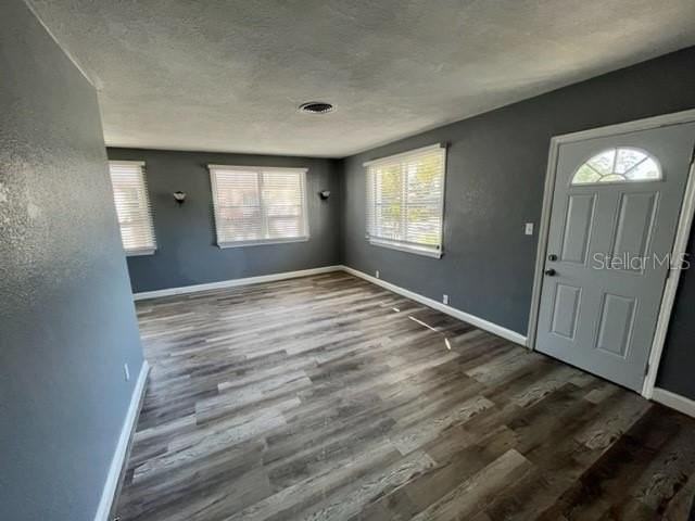 2720 Edwards Ave S - Photo 7 of 22