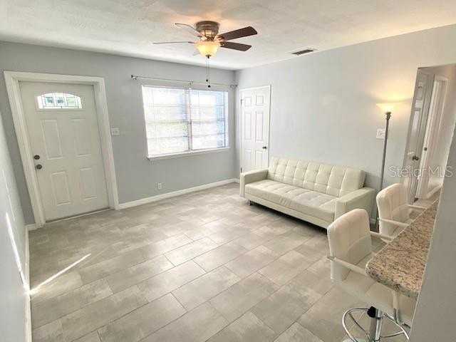 4109 W Wallace Ave - Photo 5 of 29