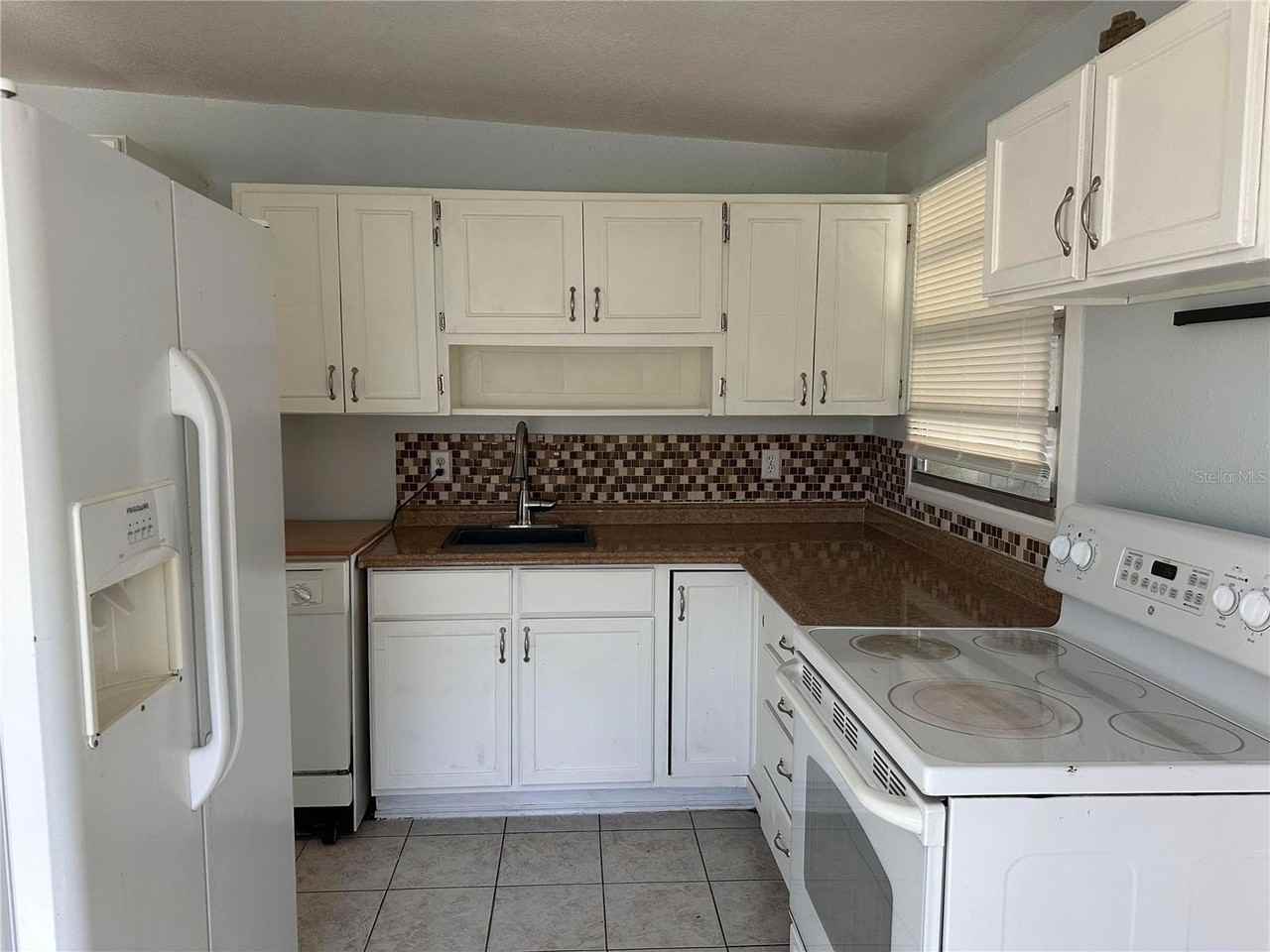 9571 83rd St - Photo 3 of 10