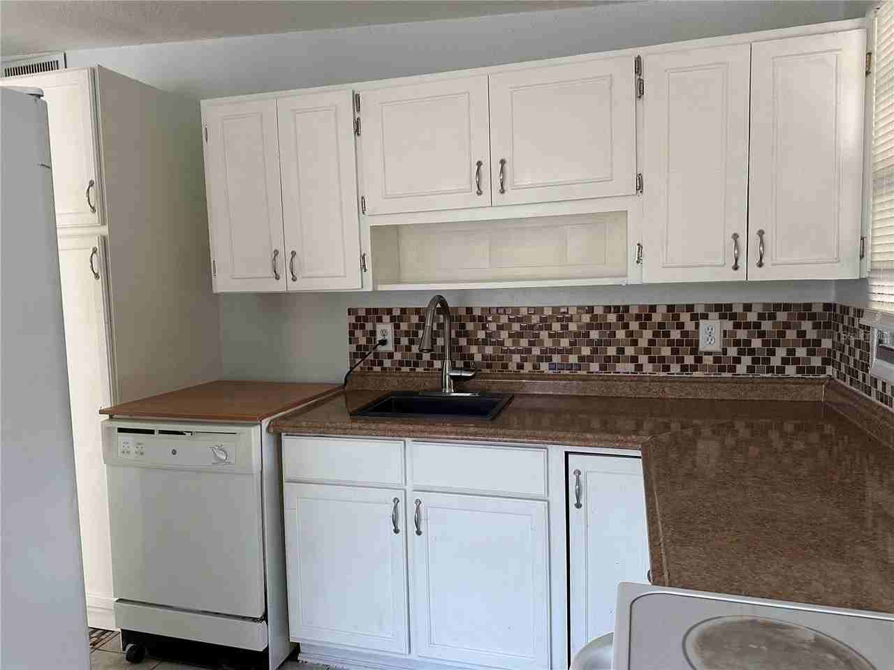 9571 83rd St - Photo 4 of 10