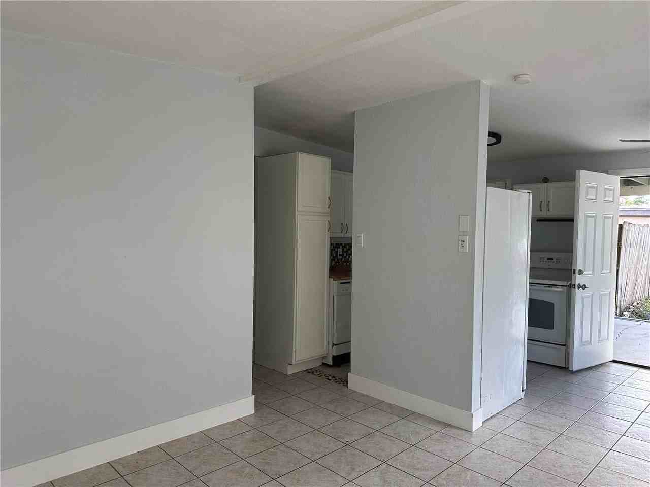 9571 83rd St - Photo 5 of 10
