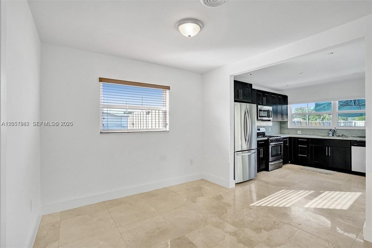 4519 W Park Rd - Photo 4 of 8