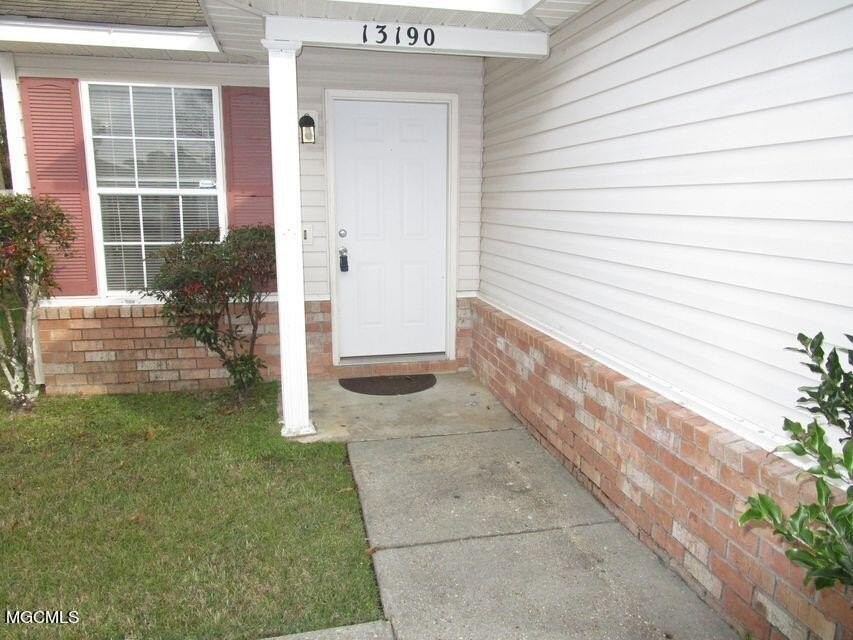 13190 Warren Dr - Photo 3 of 12