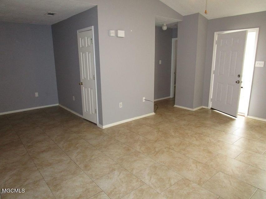 13190 Warren Dr - Photo 5 of 12