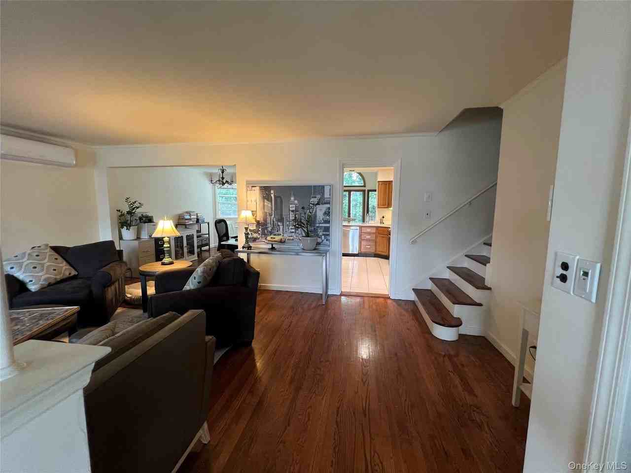140 Hayes St - Photo 4 of 15
