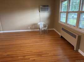 featured image of 243 Lee Ave