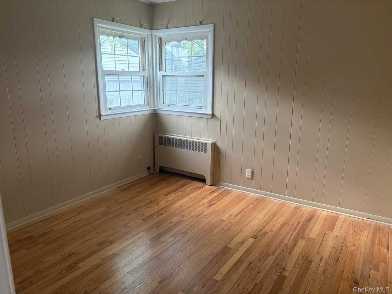 243 Lee Ave - Photo 5 of 8