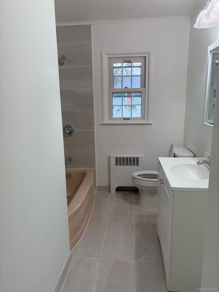 243 Lee Ave - Photo 6 of 8