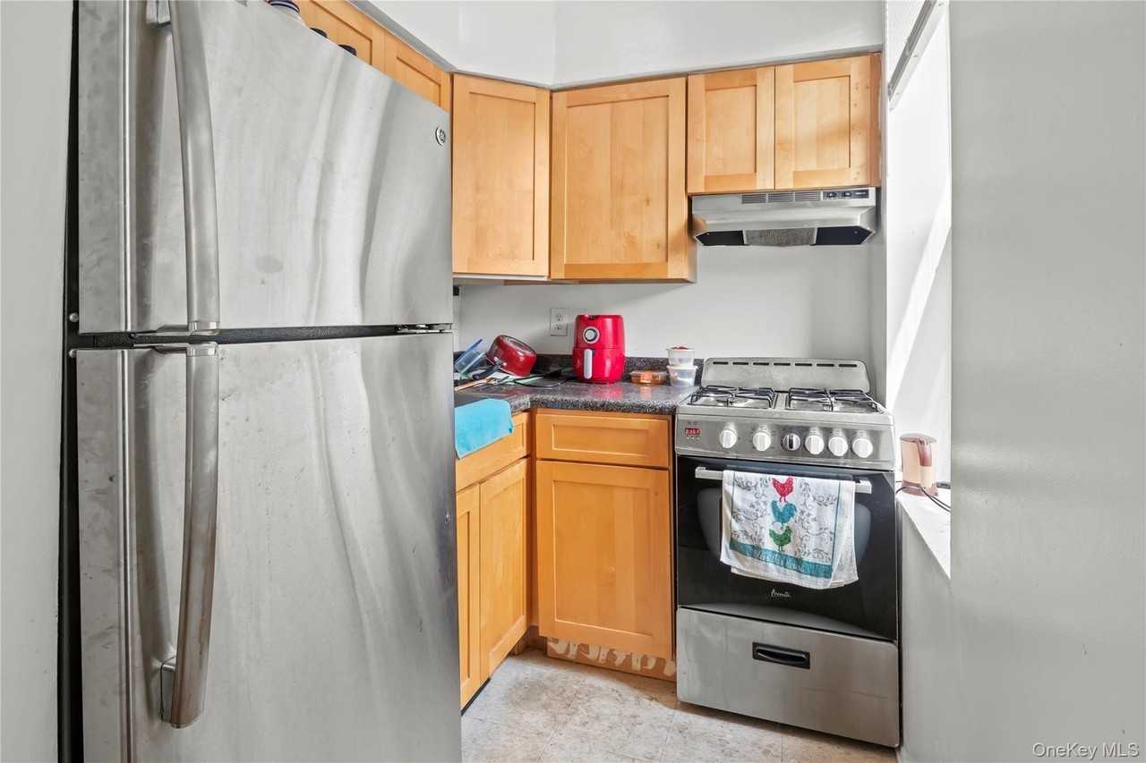 3260 43rd St #2F - Photo 5 of 9