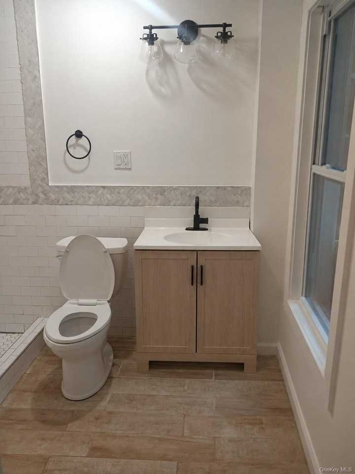 59 Carson Ave - Photo 4 of 5