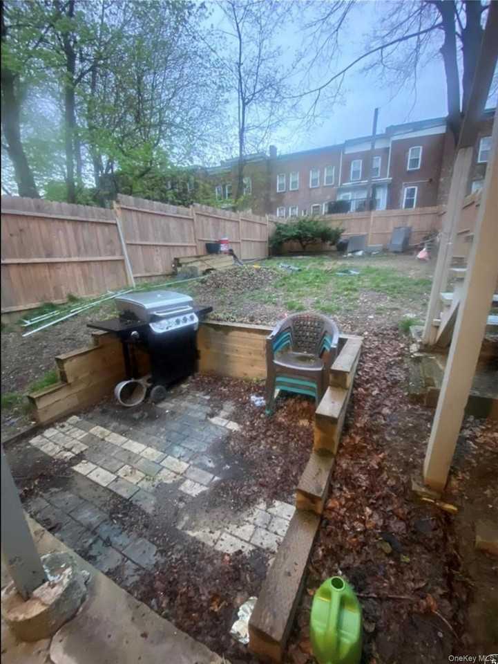 59 Carson Ave - Photo 5 of 5