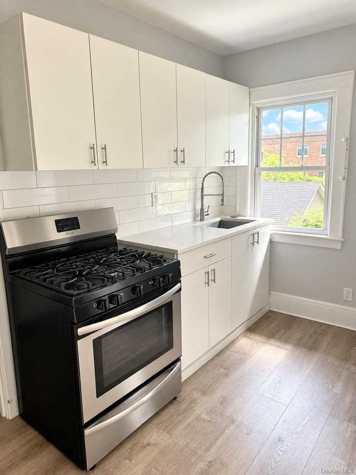 38 Carpenter Ave #3 - Photo 2 of 10