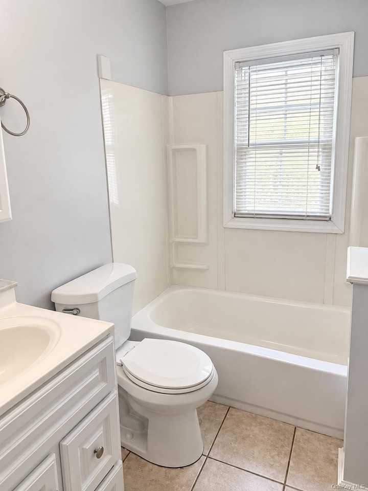 38 Carpenter Ave #3 - Photo 5 of 10