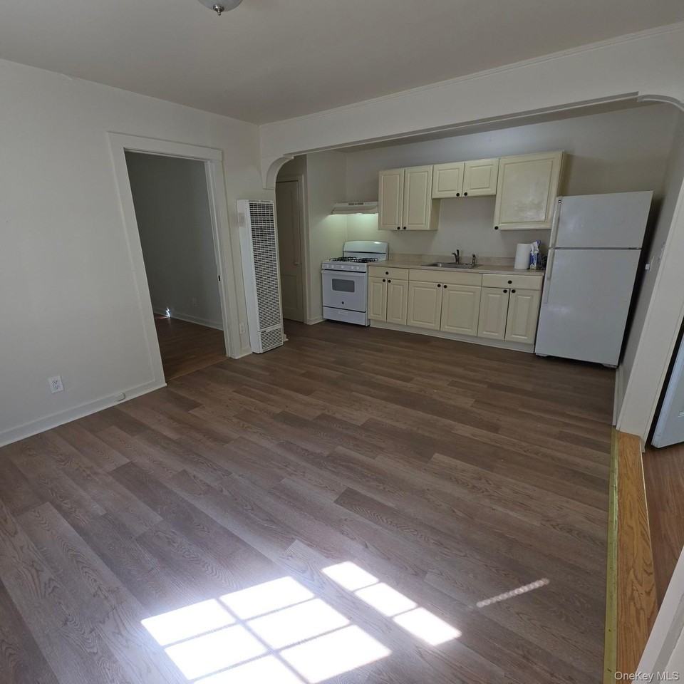 4 Storybrook Ln W - Photo 4 of 7