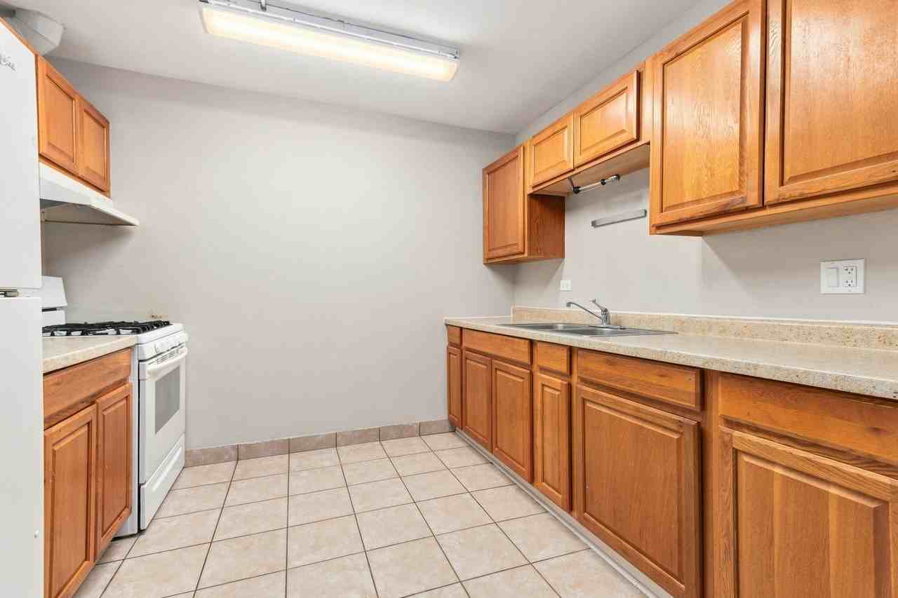 148 E Bailey Rd #L - Photo 7 of 20