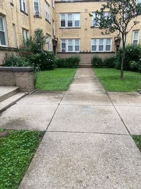 2214 W Thome Ave #2B - Photo 2 of 15