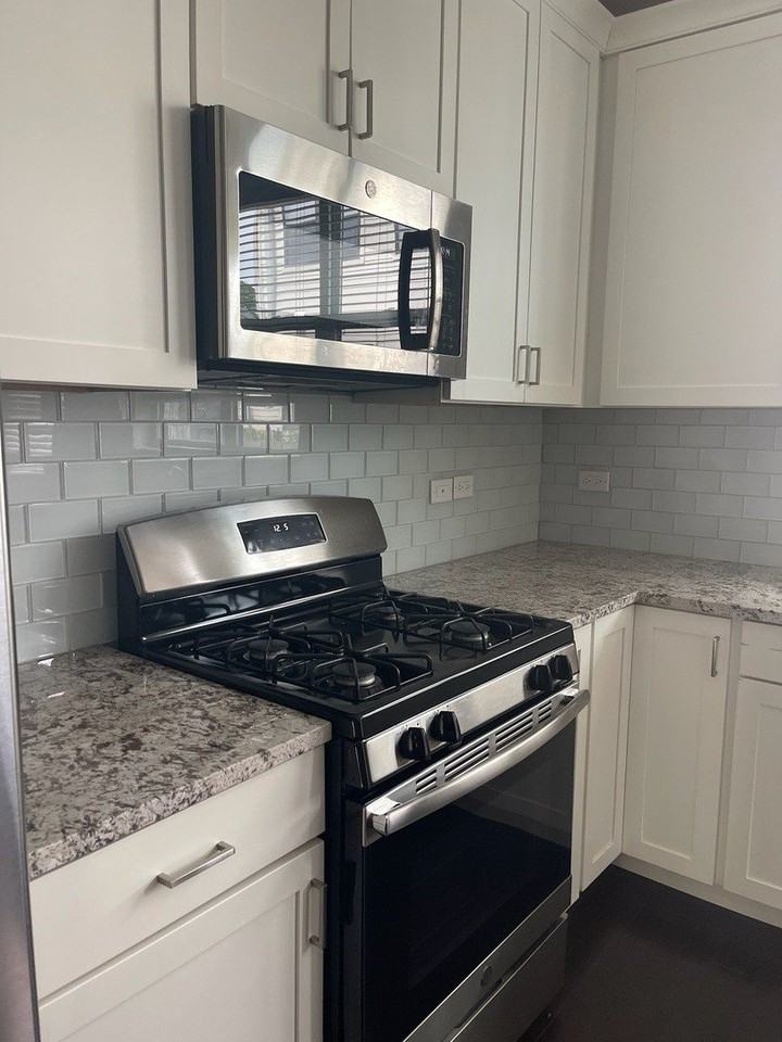 948 Madison St #3-2 - Photo 3 of 6