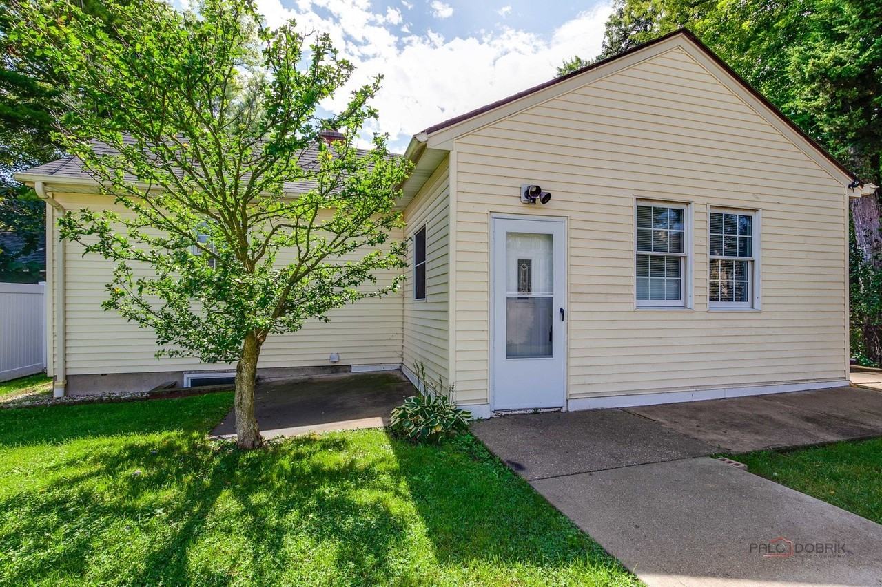 47 Prairie Ave #REAR - Photo 3 of 17