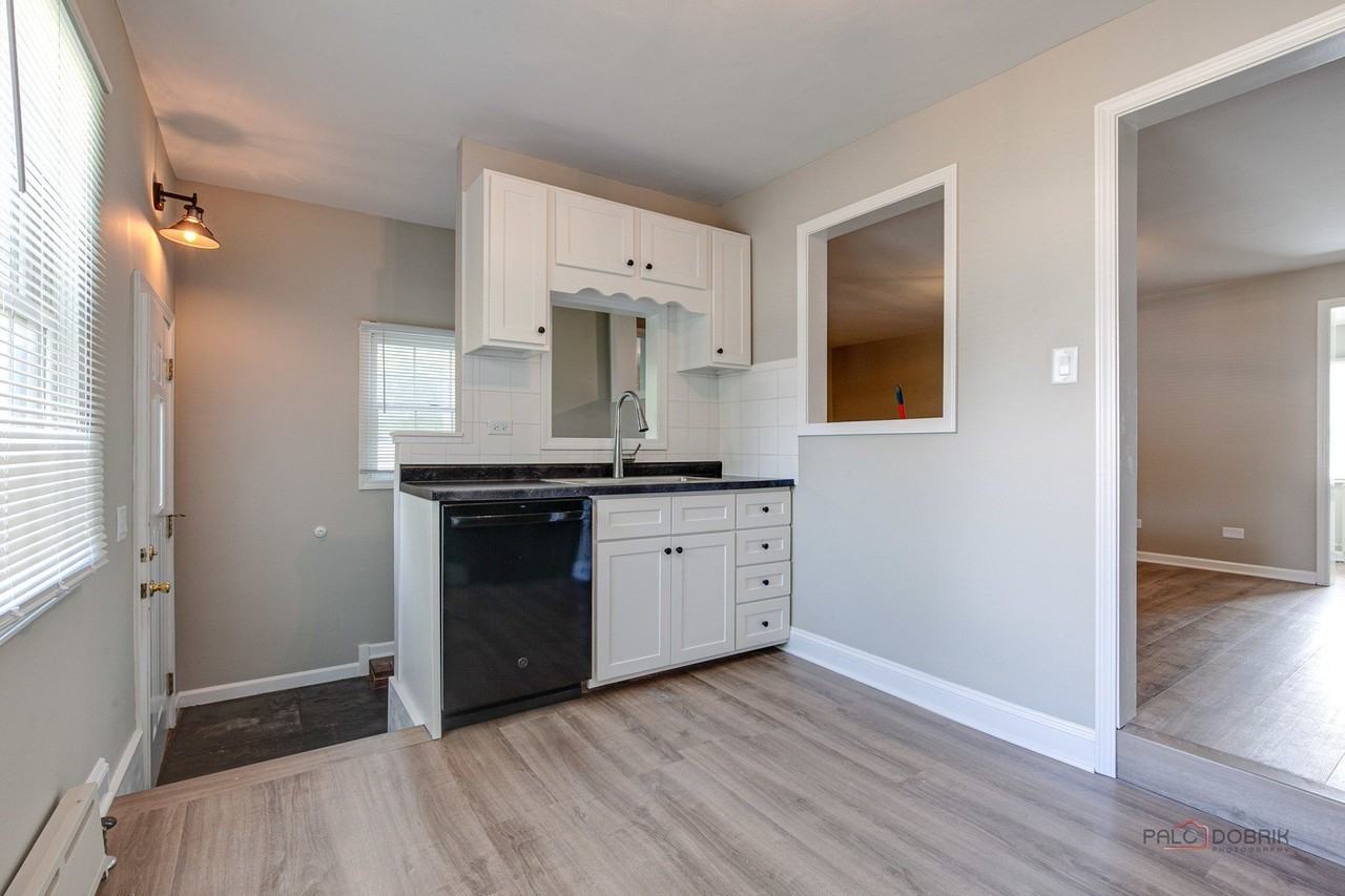 47 Prairie Ave #REAR - Photo 6 of 17