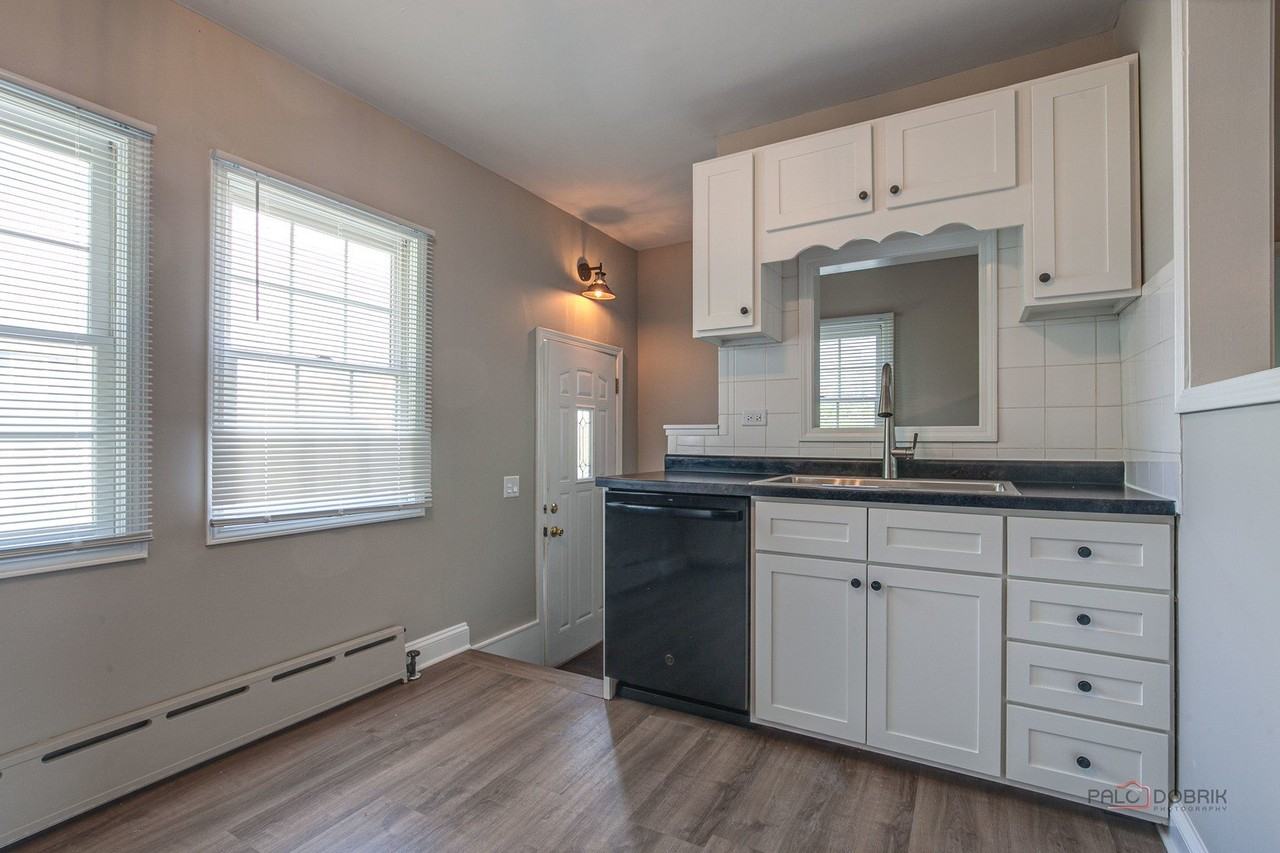 47 Prairie Ave #REAR - Photo 7 of 17