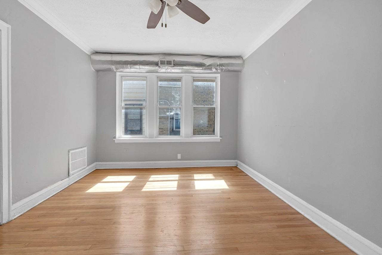 6215 N Washtenaw Ave #2 - Photo 5 of 14