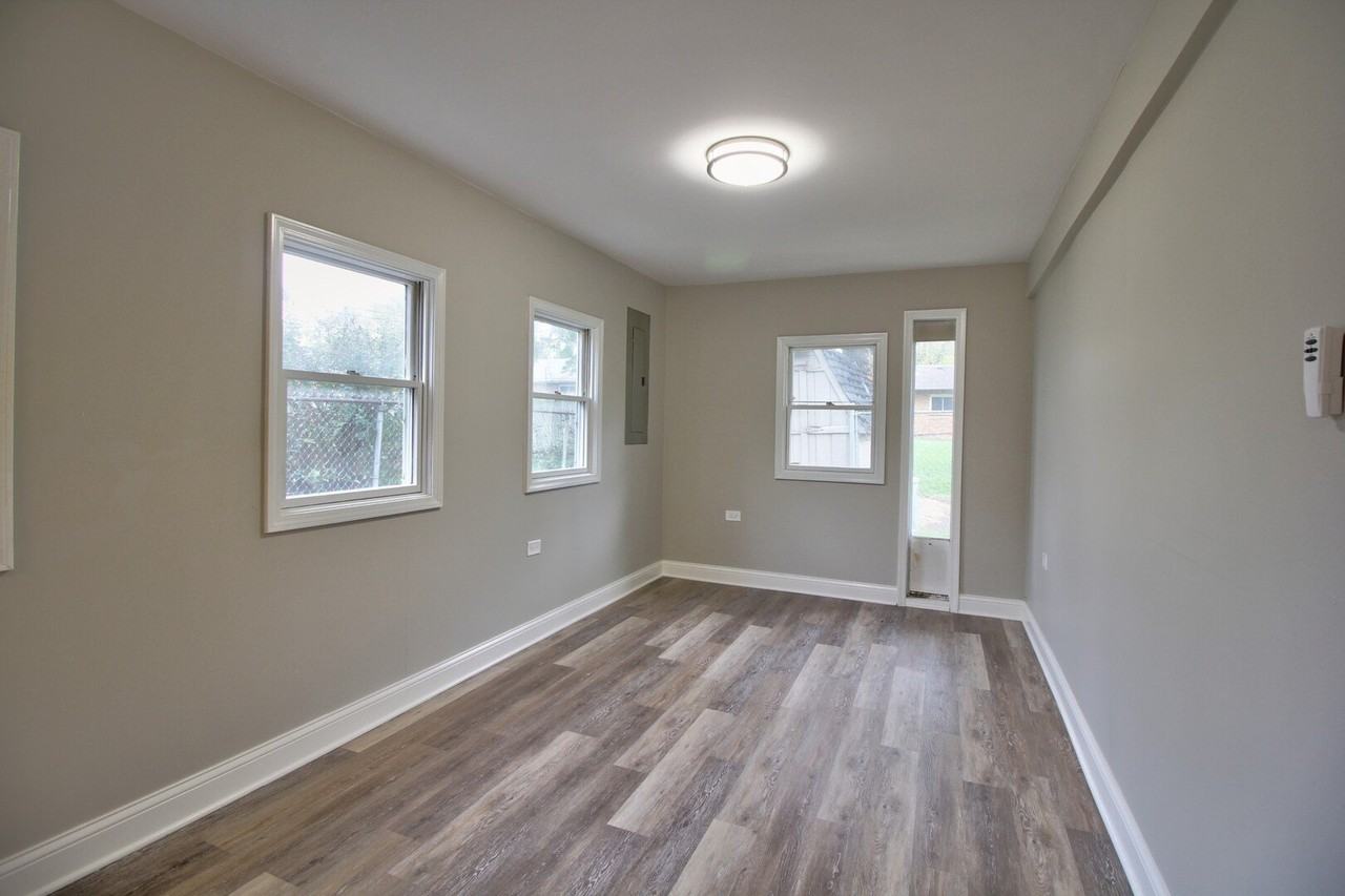 153 W Briarcliff Rd - Photo 7 of 14