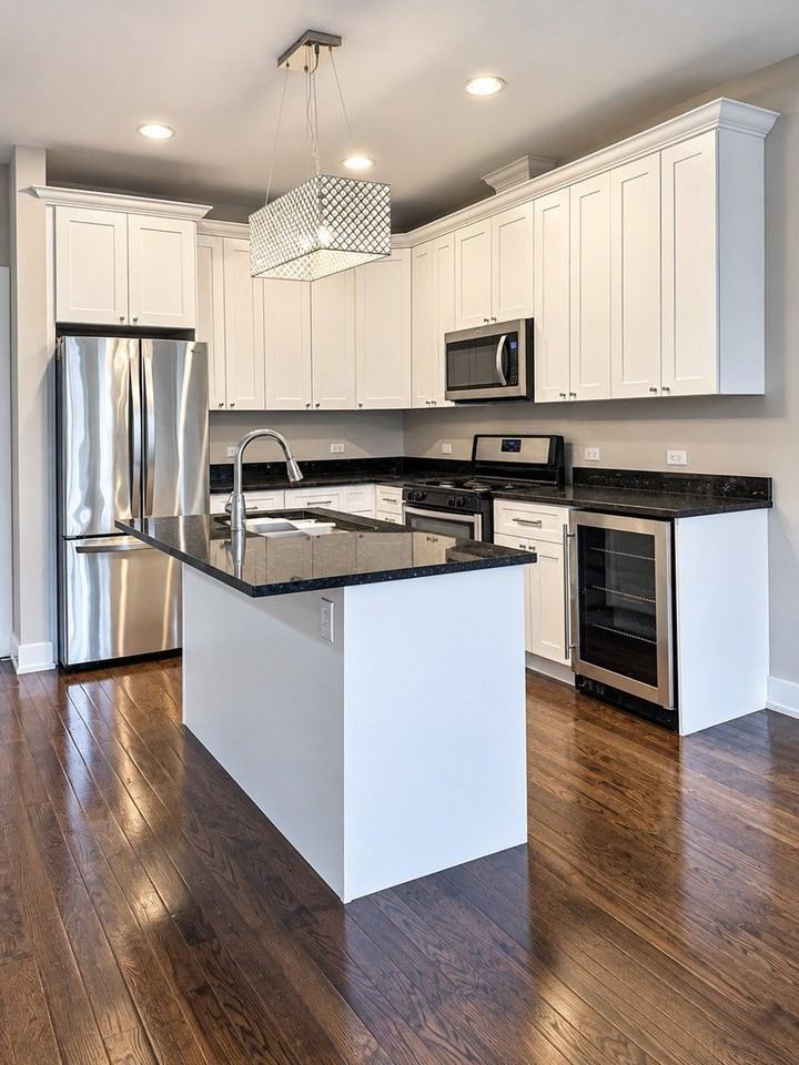 243 E 31st St #202 - Photo 4 of 18