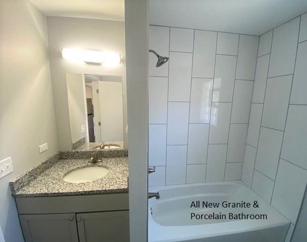 736 E Division St #2E - Photo 6 of 16
