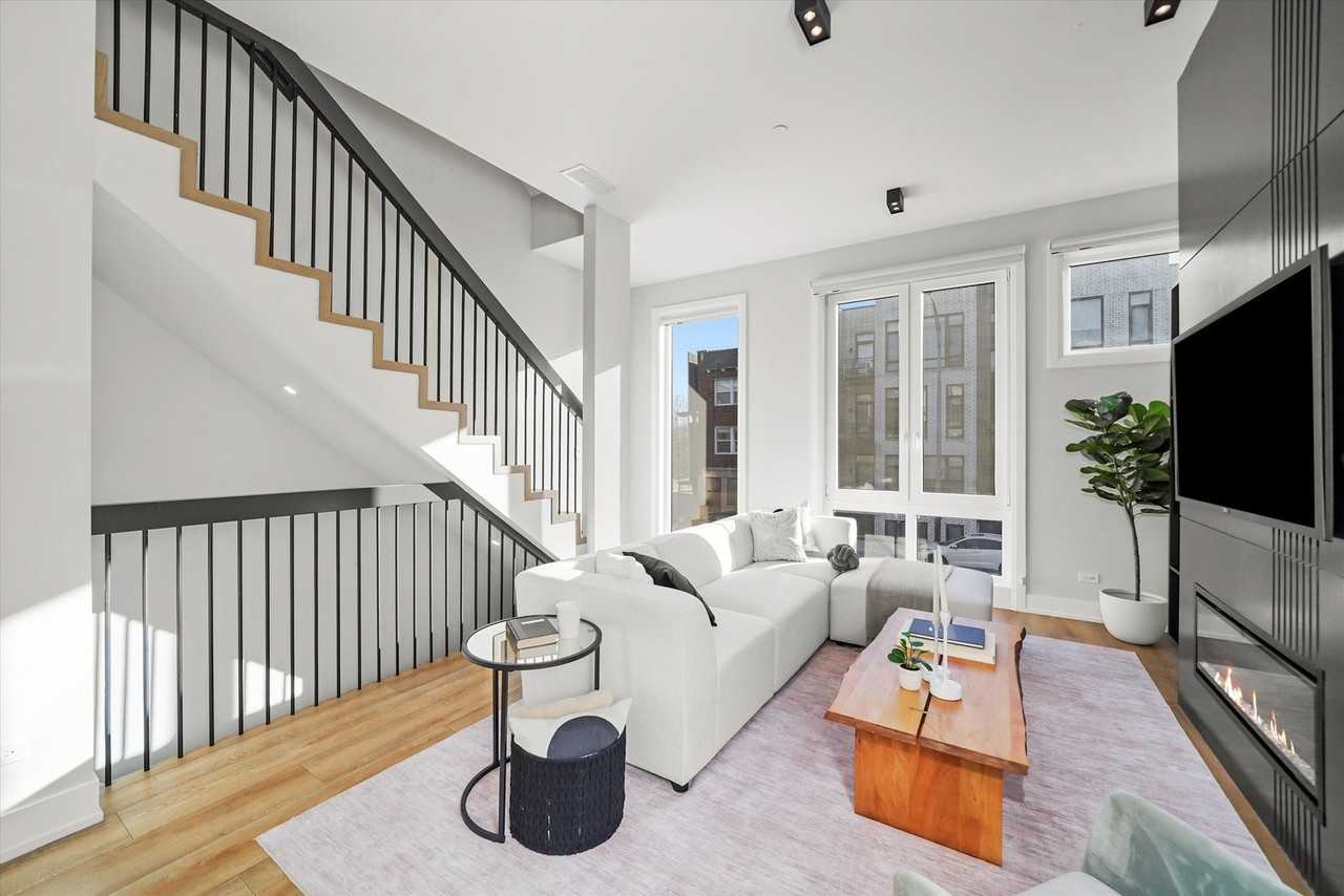 4240 W Belmont Ave - Photo 7 of 34