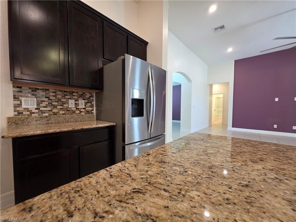 318 Se 5th Pl - Photo 5 of 47