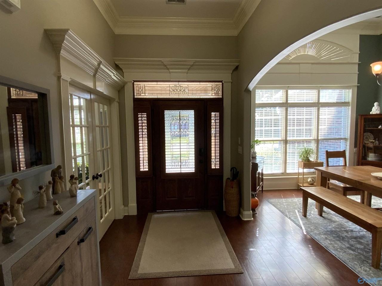 131 Arborwood Dr - Photo 3 of 26
