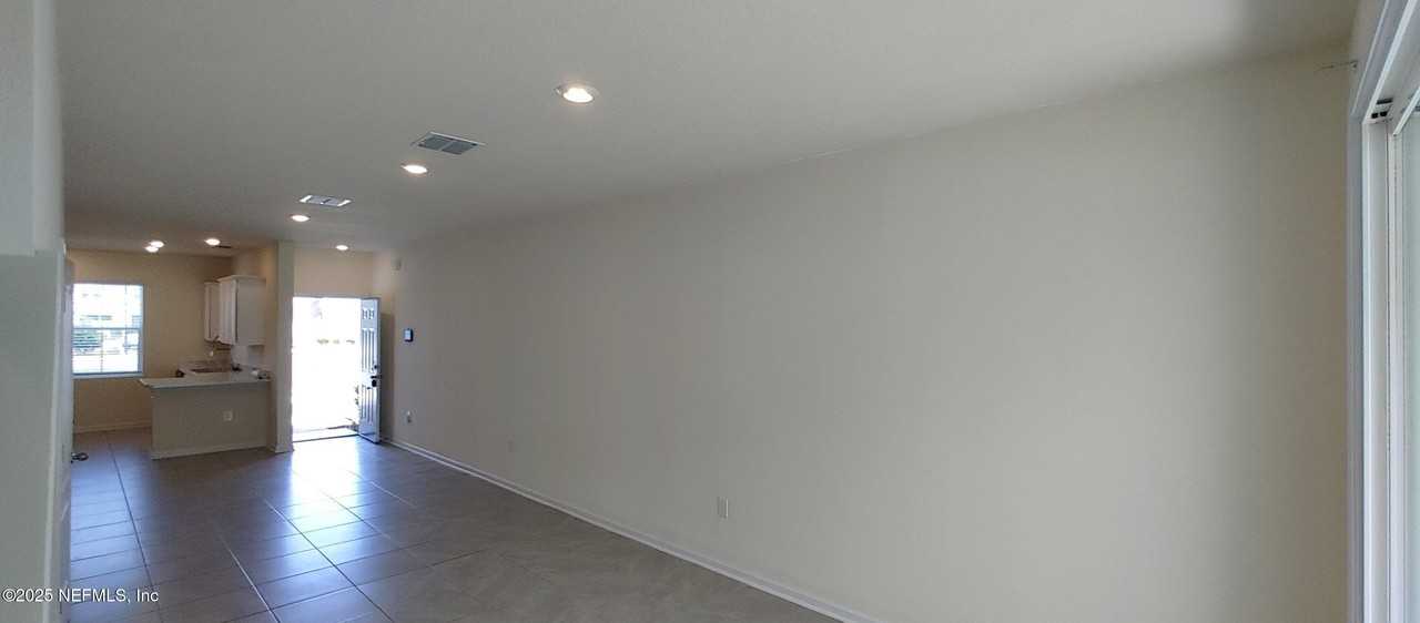 525 Big Tree Way - Photo 3 of 18
