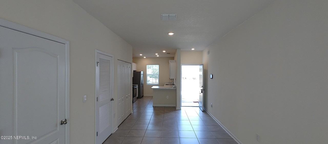 525 Big Tree Way - Photo 6 of 18