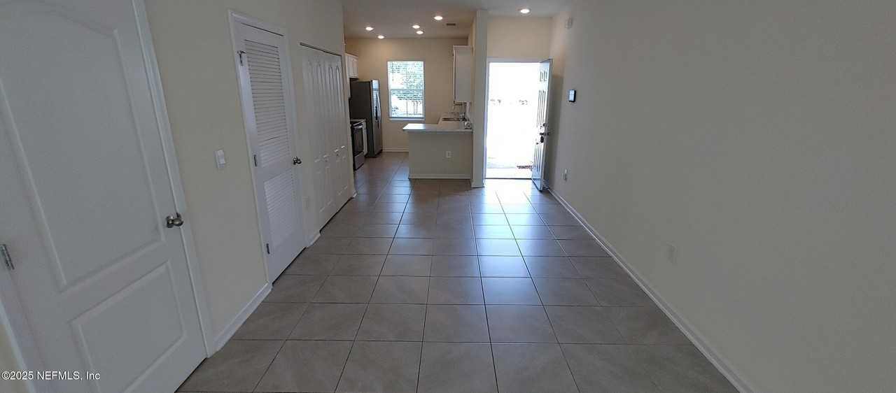 525 Big Tree Way - Photo 7 of 18