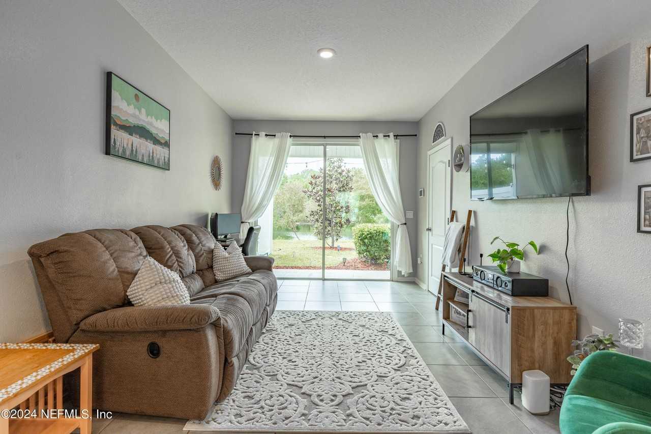575 Oakleaf Plantation Pkwy #1606 - Photo 7 of 41