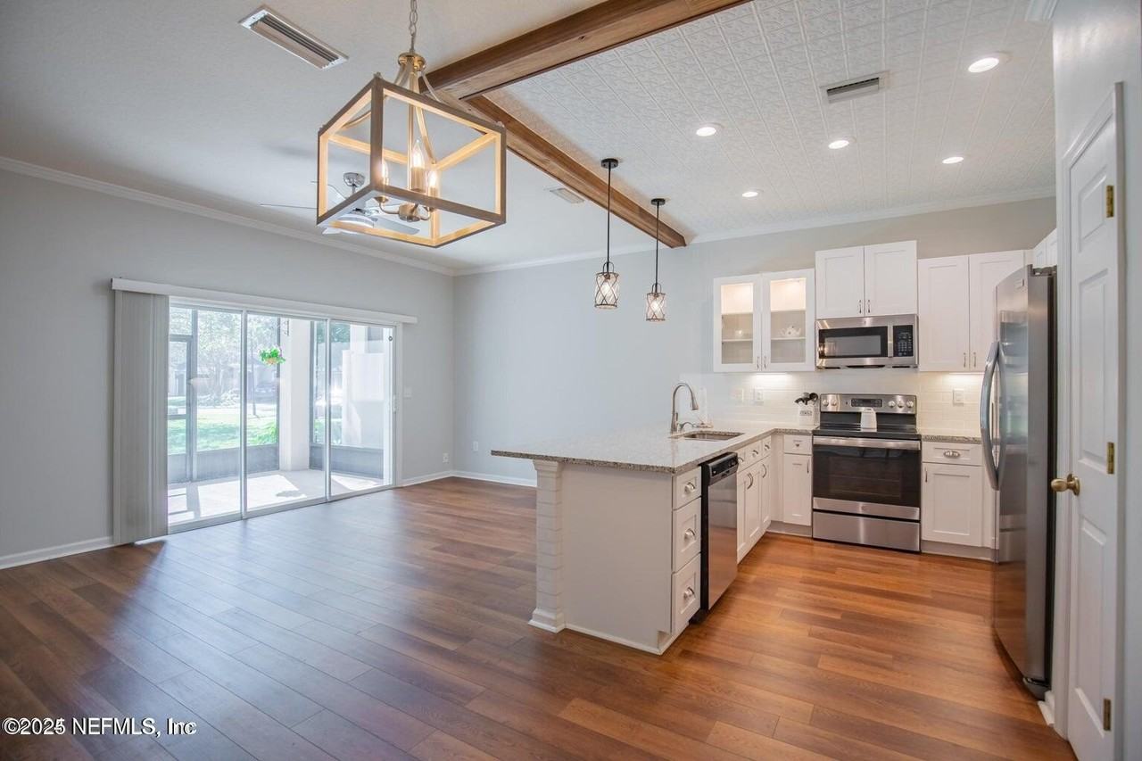 721 Crystal Way - Photo 5 of 50