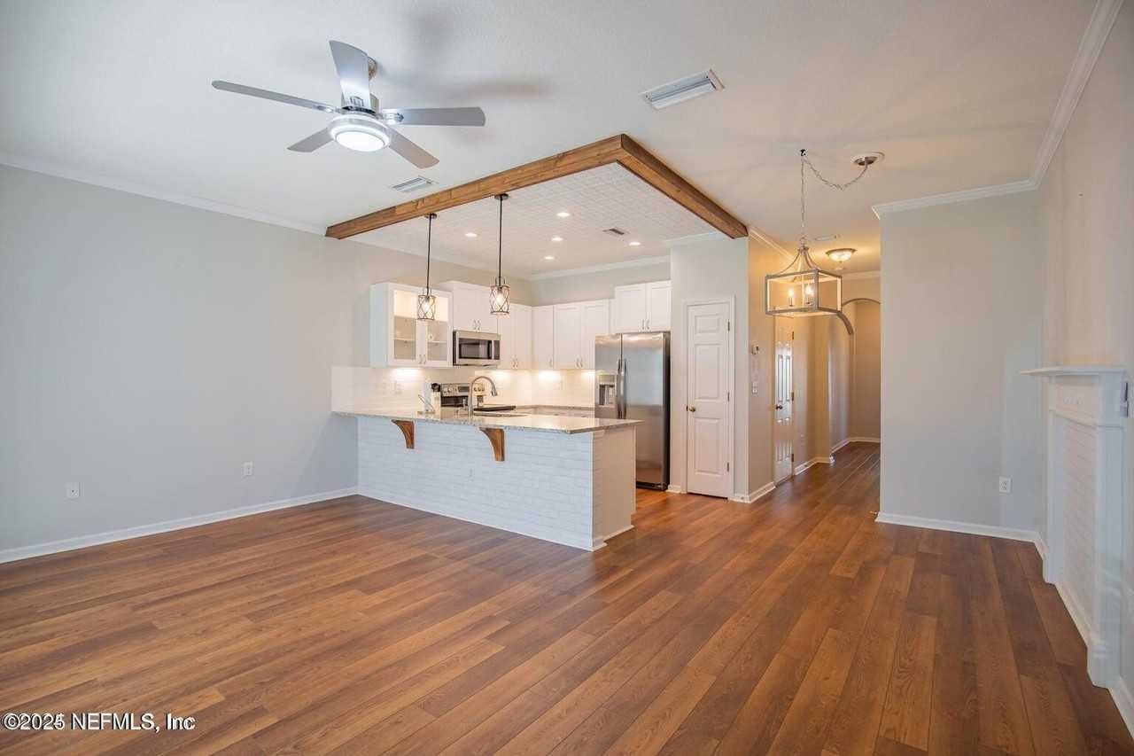721 Crystal Way - Photo 6 of 50