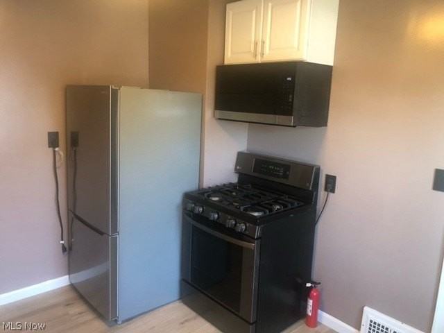 3484 Tuttle Ave - Photo 4 of 28