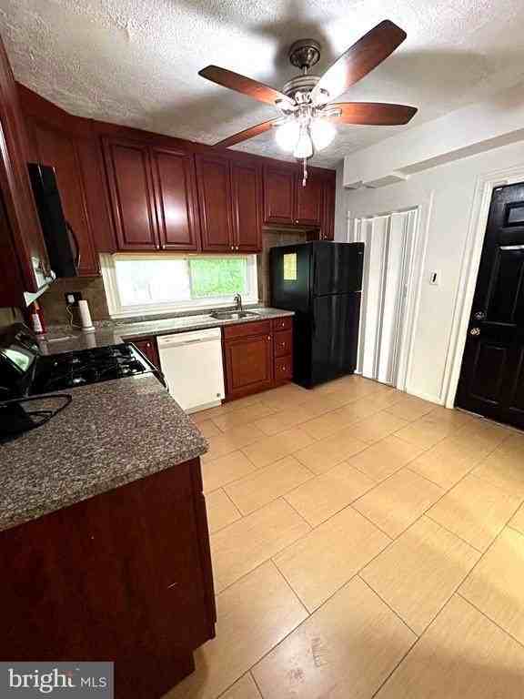 6401 Clearspring Rd - Photo 4 of 25