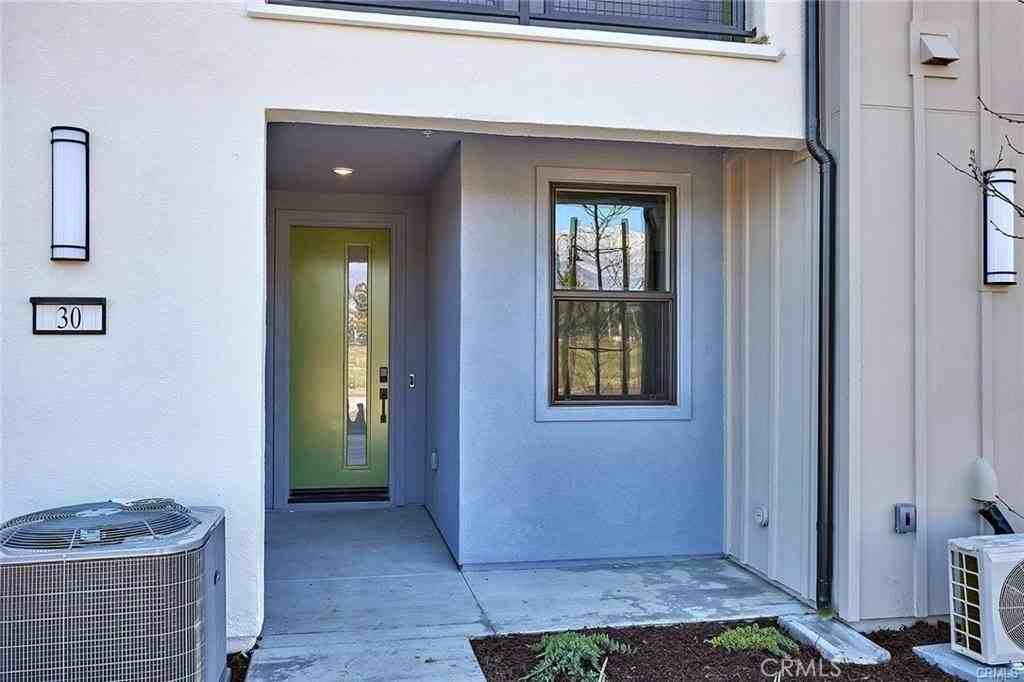 944 N Divino Privado - Photo 2 of 23