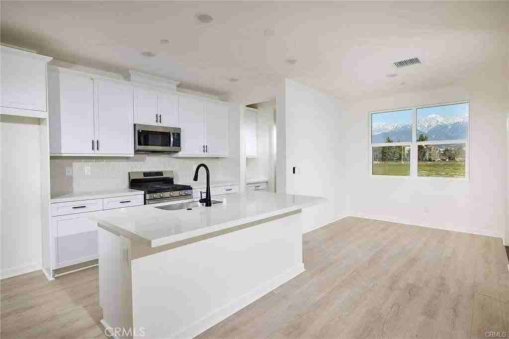 944 N Divino Privado - Photo 6 of 23