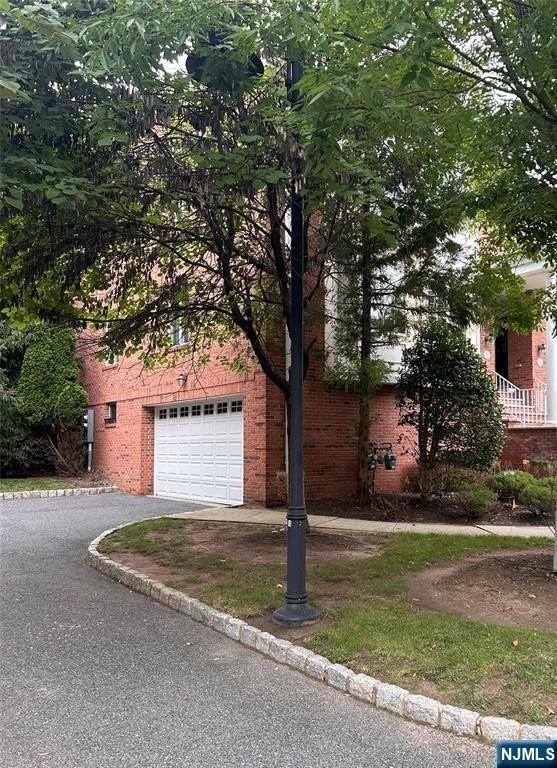 37 Skymark Ct - Photo 2 of 2