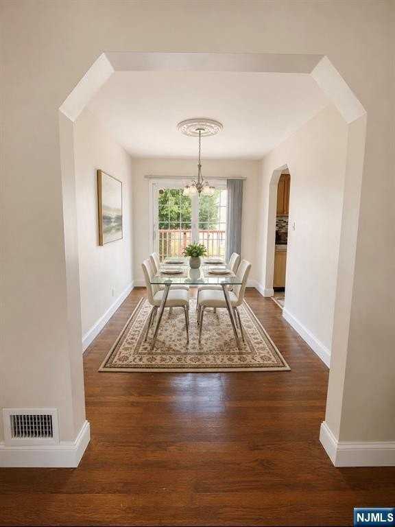 249 Chamberlain Ave - Photo 5 of 18