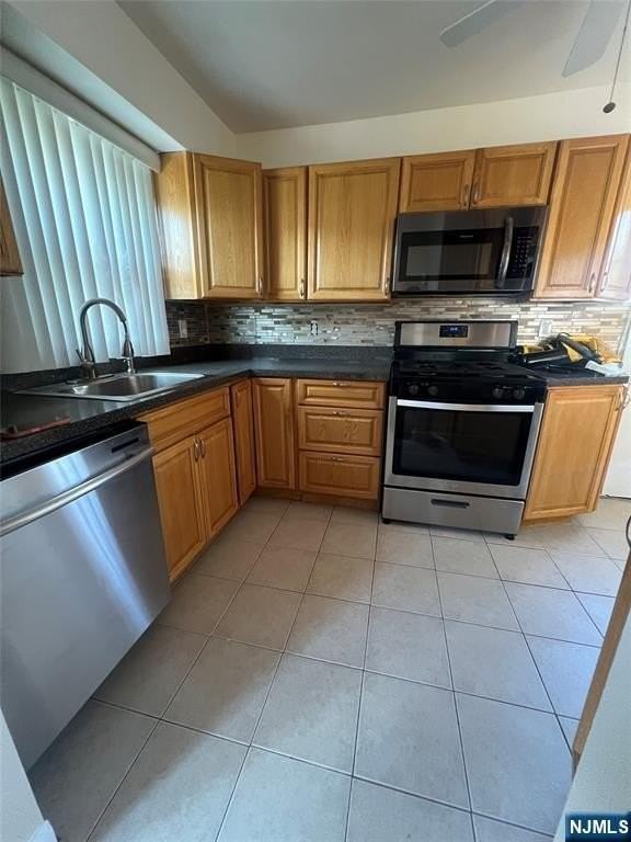 249 Chamberlain Ave - Photo 6 of 18