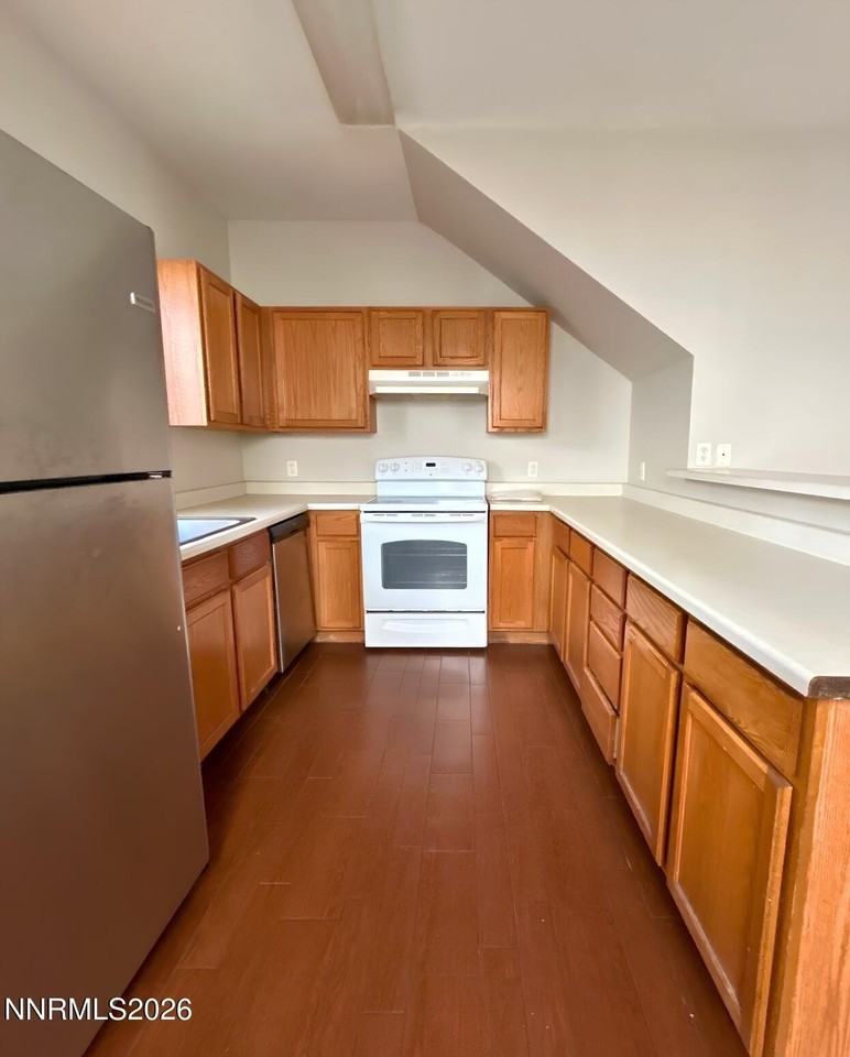 1317 Powell Ln - Photo 2 of 12