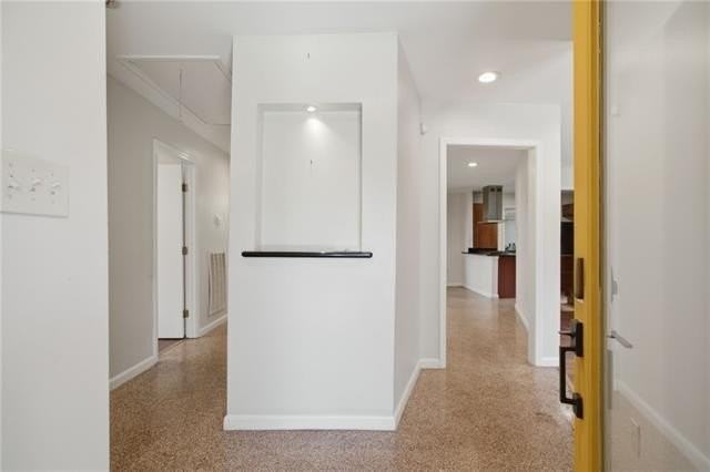 1718 Burbank Dr - Photo 4 of 20